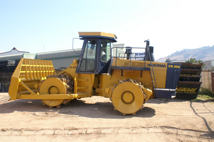 Hanomag CD300 Landfill Compactor